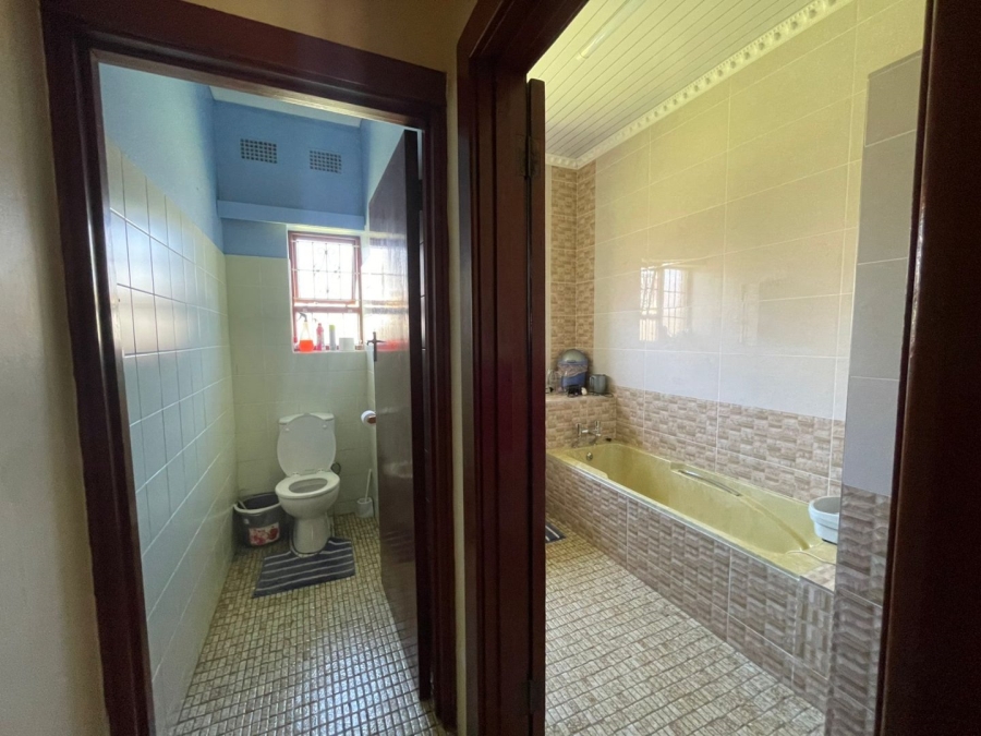 5 Bedroom Property for Sale in Baysville Eastern Cape